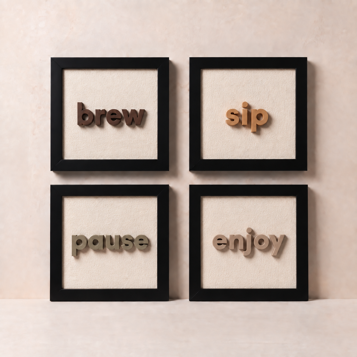 Coffee Club 4’lü tablo seti — brew, sip, pause ve enjoy; siyah çerçeve ve kahve tonları