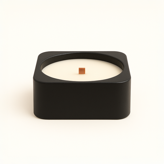 Framelle Black Cedar – Sedir ve Misk Kokulu Siyah Mum